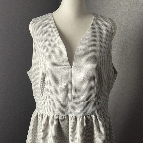 1901 | Fit and Flare Dress - Picture 2 of 5